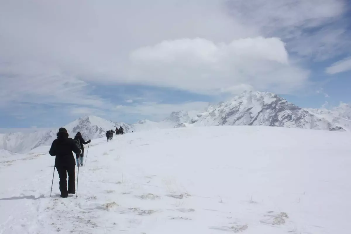 Hakkari Üniversitesi Kar Trekking Düzenliyor