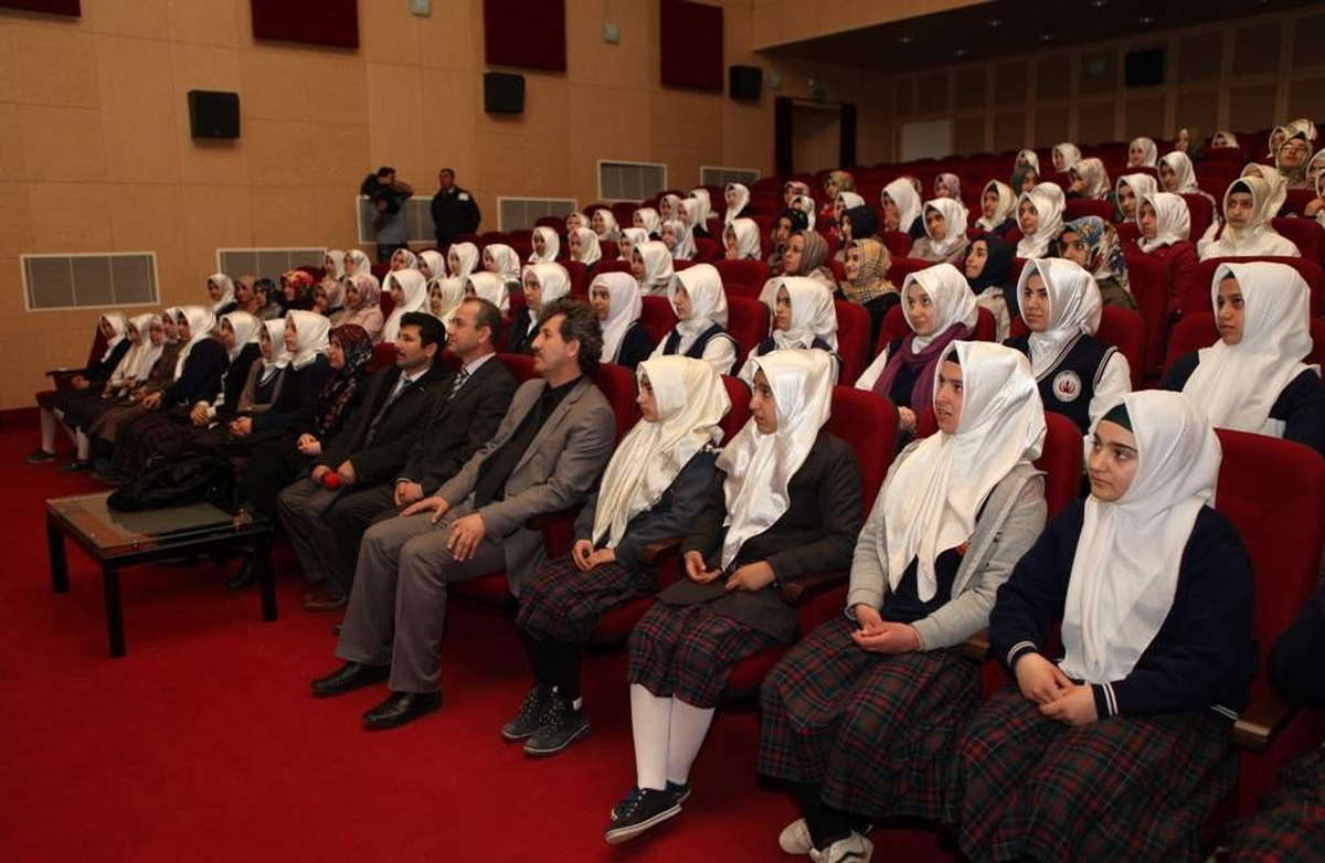 İmam Hatip Öğrencilerinden Adıyaman Üniversitesi\'ne Ziyaret