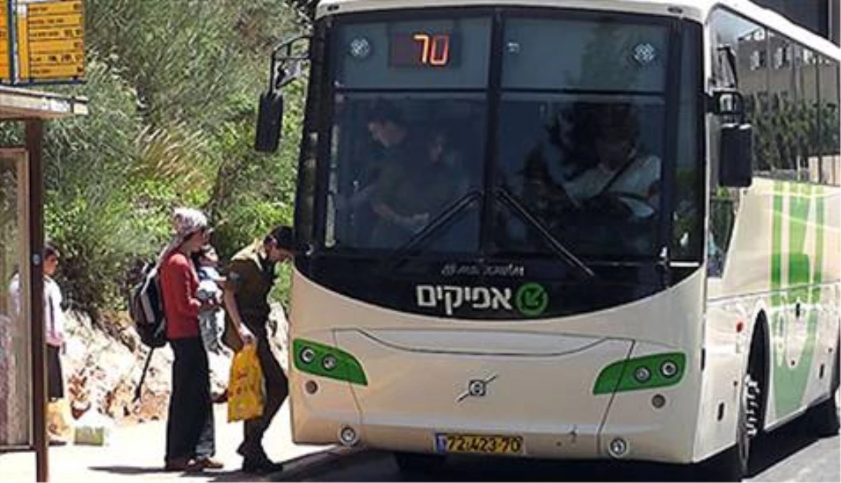 İsrail\'de "Filistinli İşçilere Ayrı Otobüs" Uygulaması