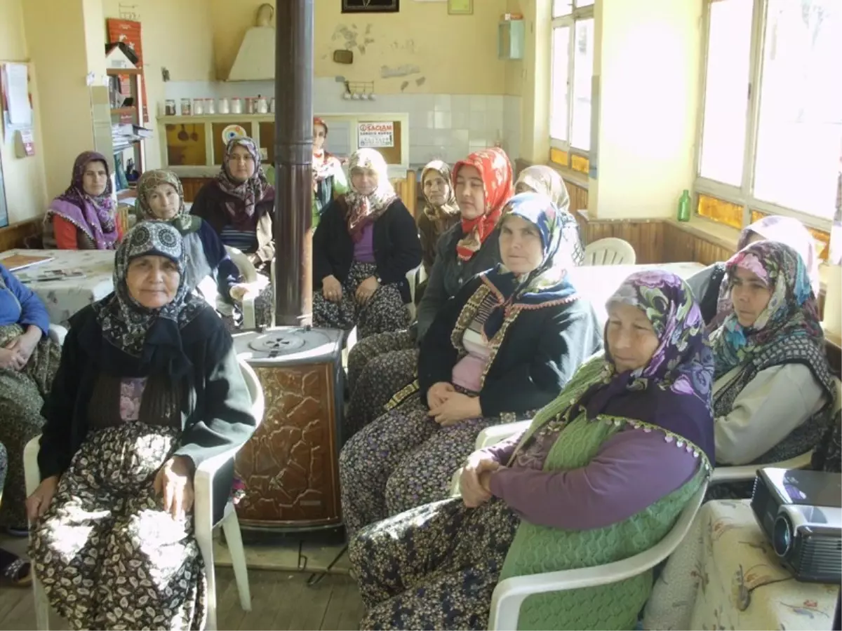 Kadın Çiftçilere Yönelik Eğitim Toplantıları Devam Ediyor