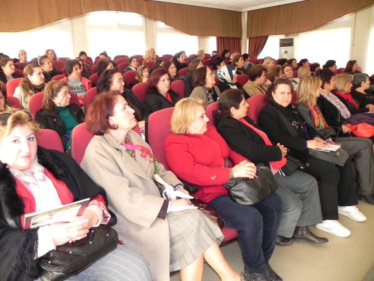 Ödemiş\'te "Kadın Sağlığı ve Sağlıklı Yaşam" Semineri