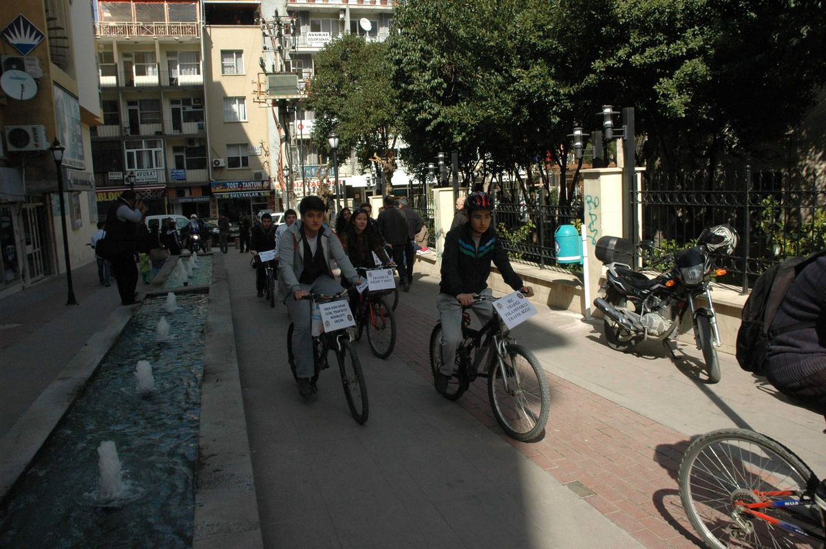 Öğrenciler Manisa İçin Pedal Çevirdi
