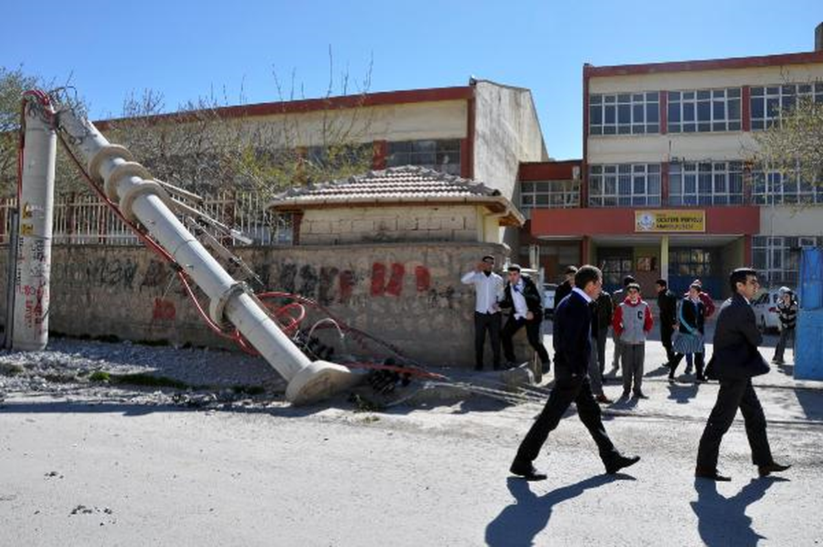 Minik Öğrencileri Kurtaran Mucize