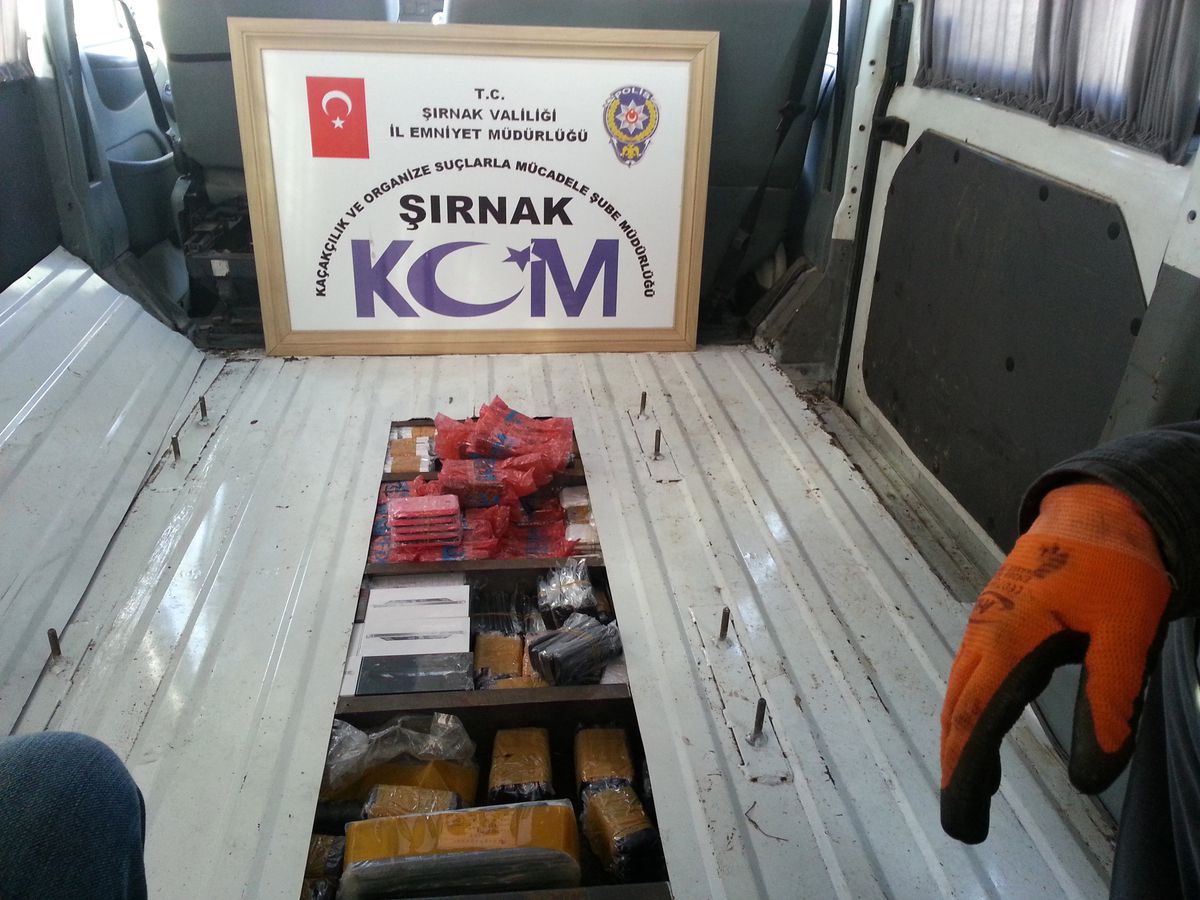 Şırnak\'ta Bin 52 Adet Kaçak Cep Telefonu Ele Geçirildi