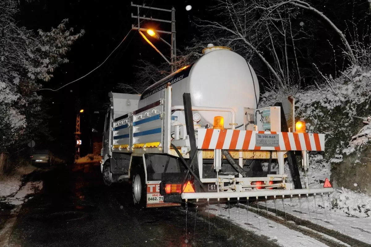 Trabzon Belediyesi\'nde Kar Mesaisi