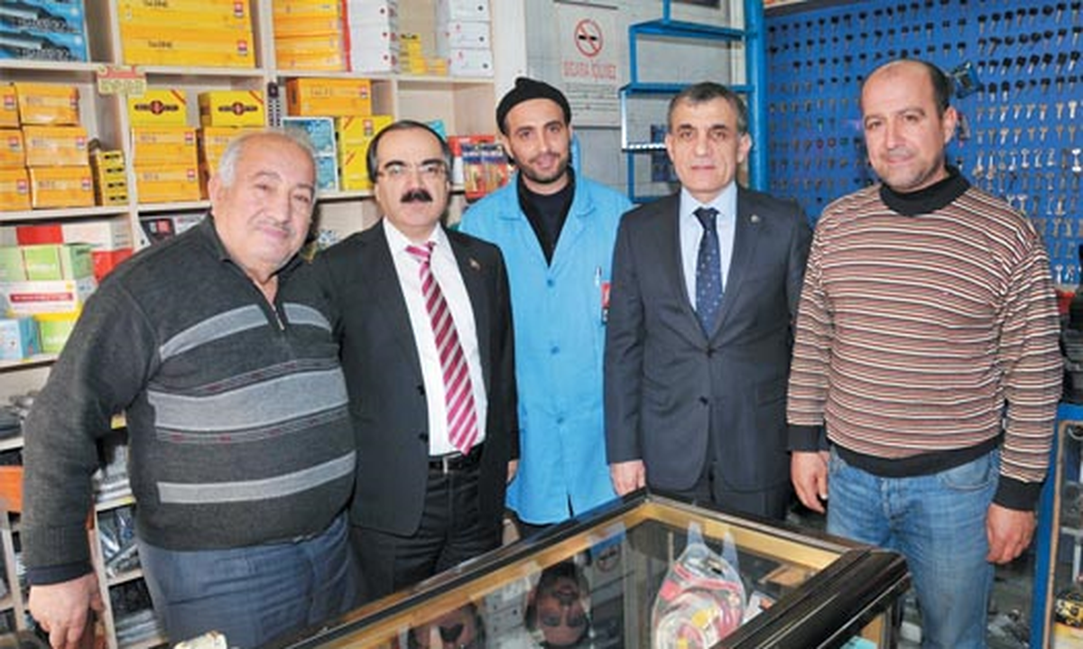 Vali Coş\'tan Esnaf Ziyareti