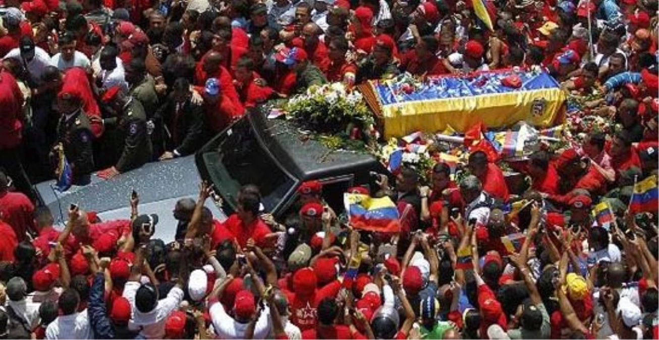 Venezuella Devlet Başkanı Chavez\'in Hayatını Kaybetmesi