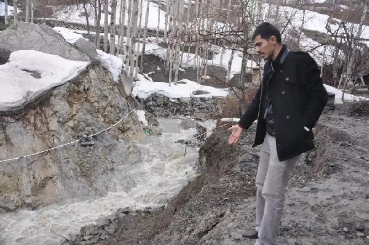 Yaptığı İstinat Duvarı Çökünce Dere Kanırındaki Evi Riske Girdi