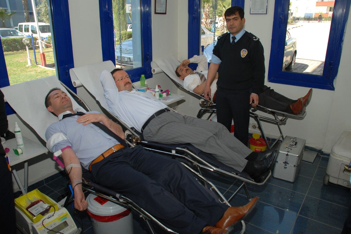 Antalya Emniyet Müdürlüğü Personeli Kan Bağışında Bulundu