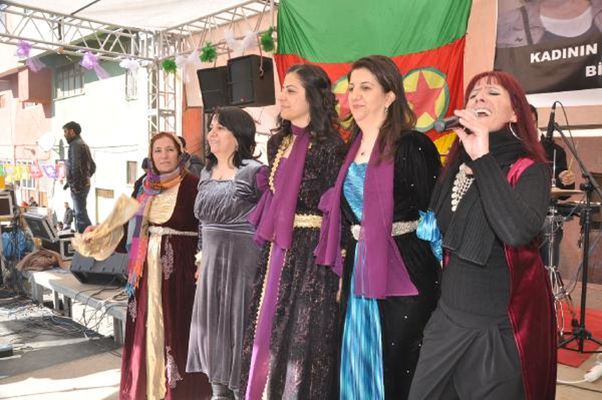 Çekilen Acıların Yerini Barış Halayları Alsın