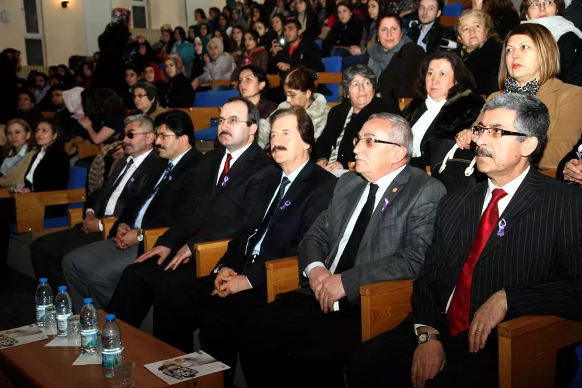 Cumhuriyet Üniversitesi\'nde "Kadına Yönelik Şiddet" Konferansı Düzenlendi