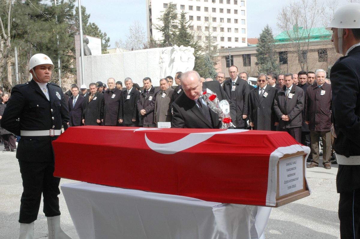 Emekli Vali Yardımcısı Özer Aydınatay Vefat Etti