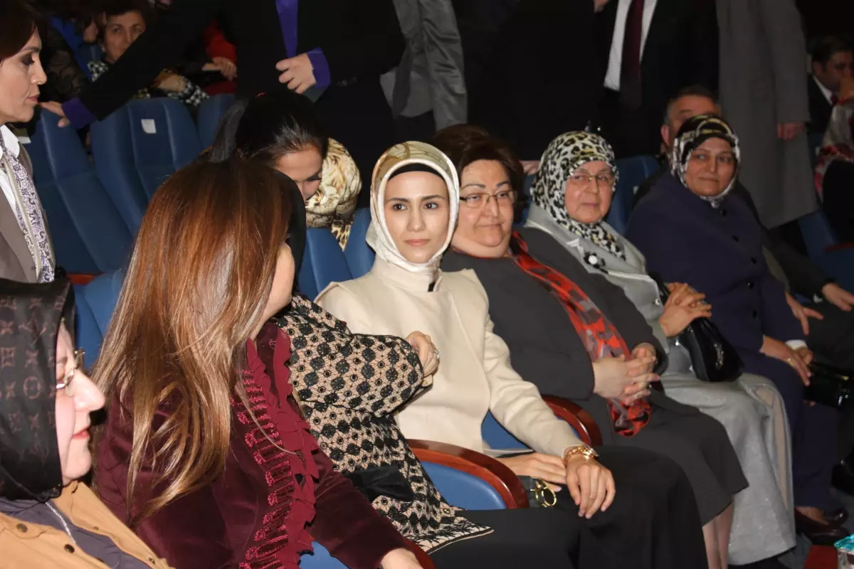 Emine Erdoğan \'8 Mart Dünya Kadınlar Günü\'nü Karşılama Programı\'na Katıldı