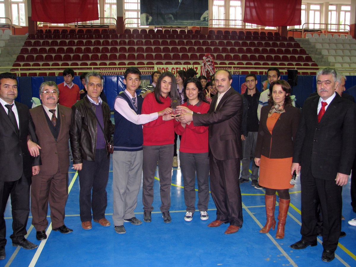 Erdemli Anadolu Öğretmen Lisesi Bilgi Yarışmasında Birinci