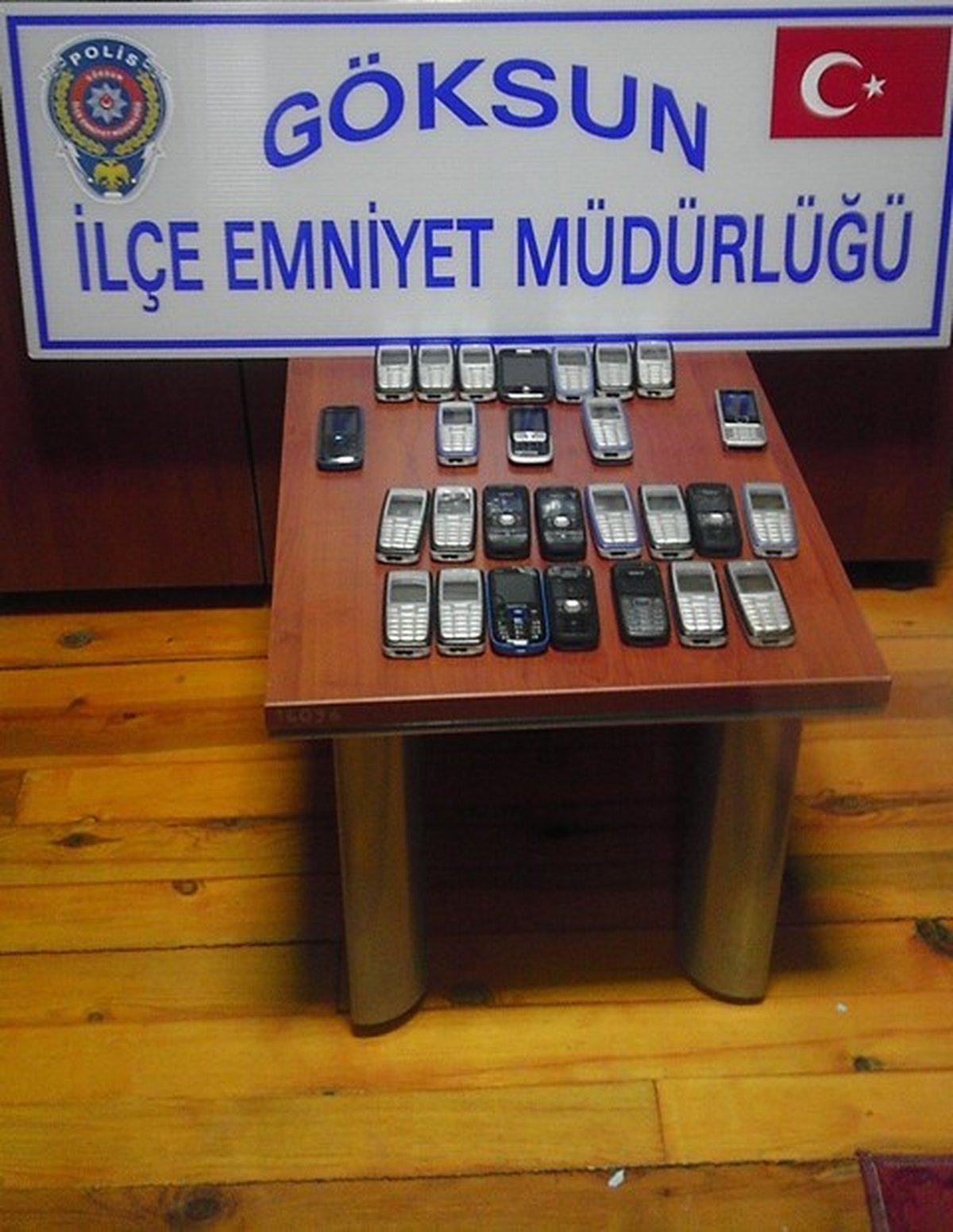 Göksun\'da Kaçak Cep Telefonu Operasyonu