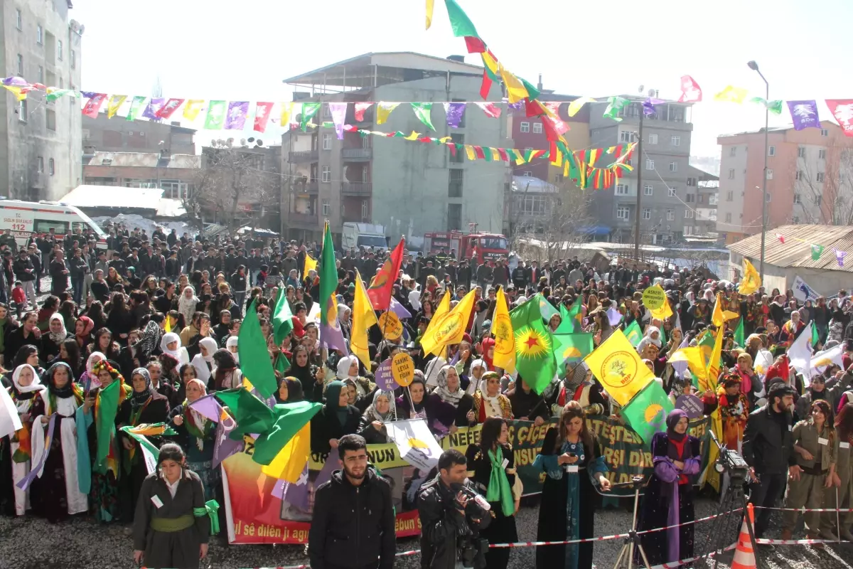 Hakkari\'de \'8 Mart Dünya Kadın Günü\' Şenliği Başladı