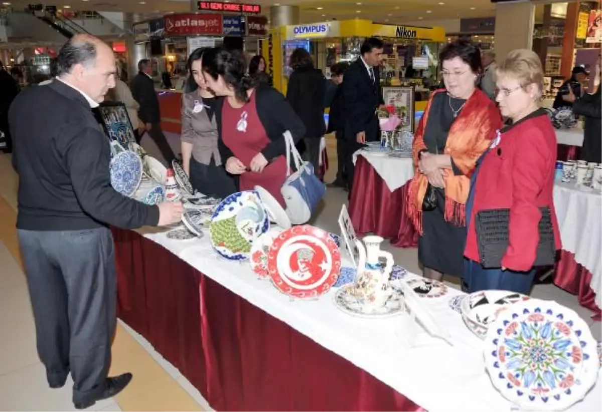 Kadın Kursiyerler \'Türk Mitolojisi\'ni Çiniye Yansıttı