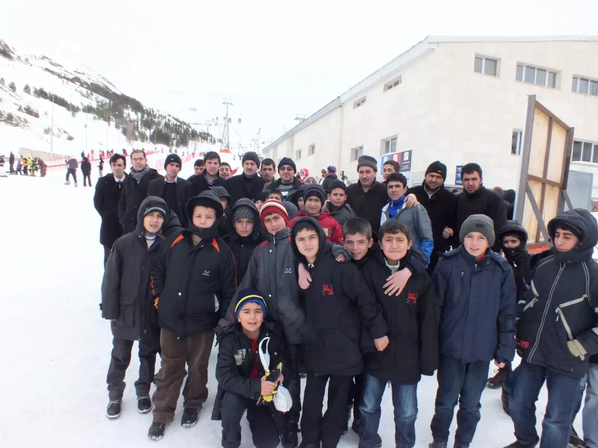 Kuran Kursu Öğrencilerine Erzurum Gezisi