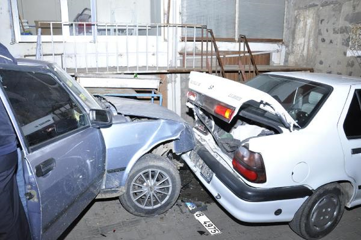 Polisten Kaçan Sürücünün Otomobilinde 12 Kilo Esrar