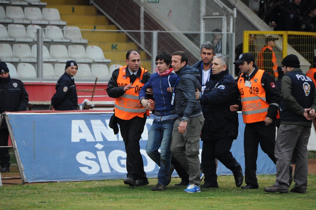 Samsunspor\'a Seyircisiz Oynama Cezası