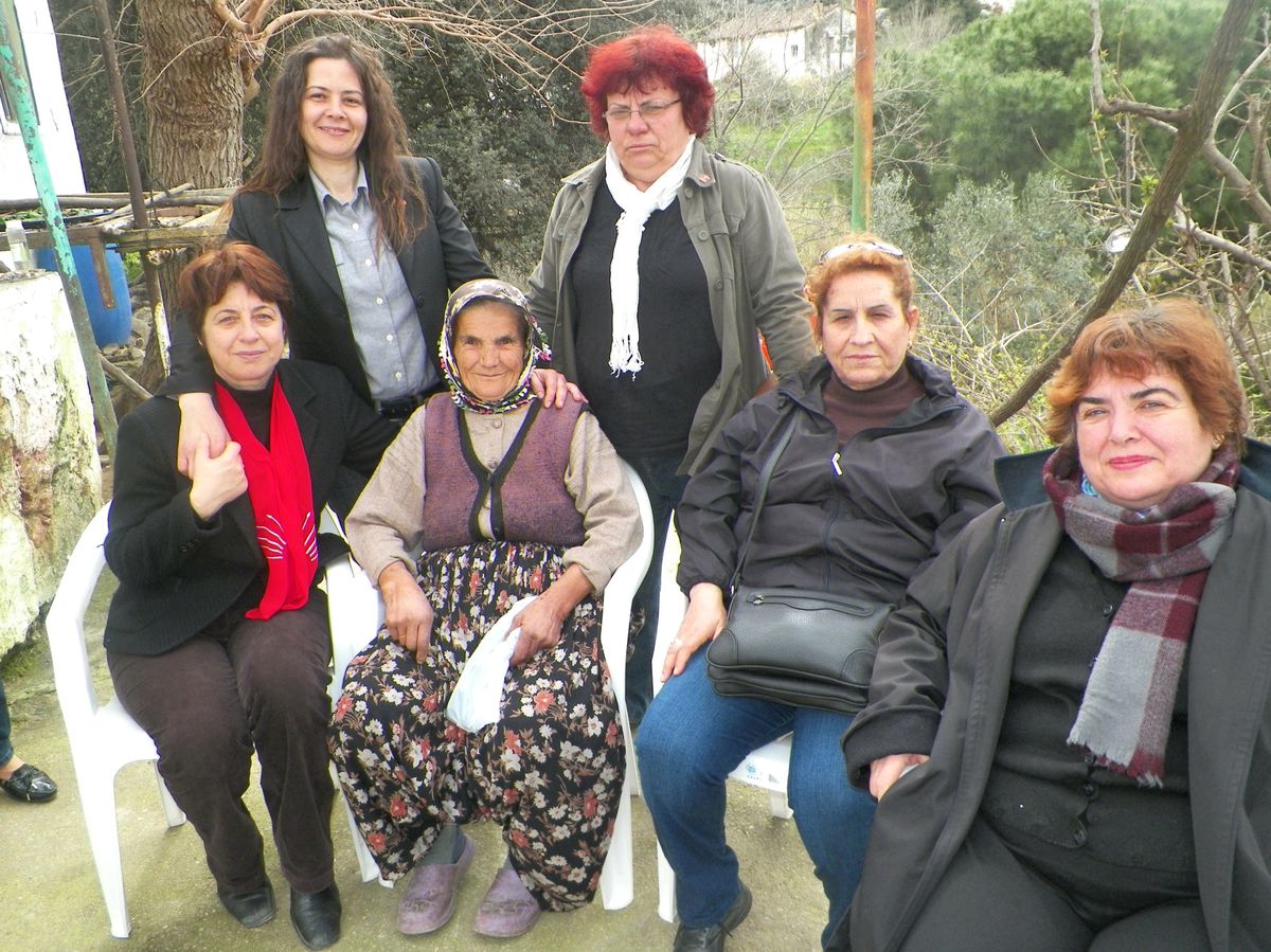 Söke CHP\'li Kadınlardan Avşar Ziyareti