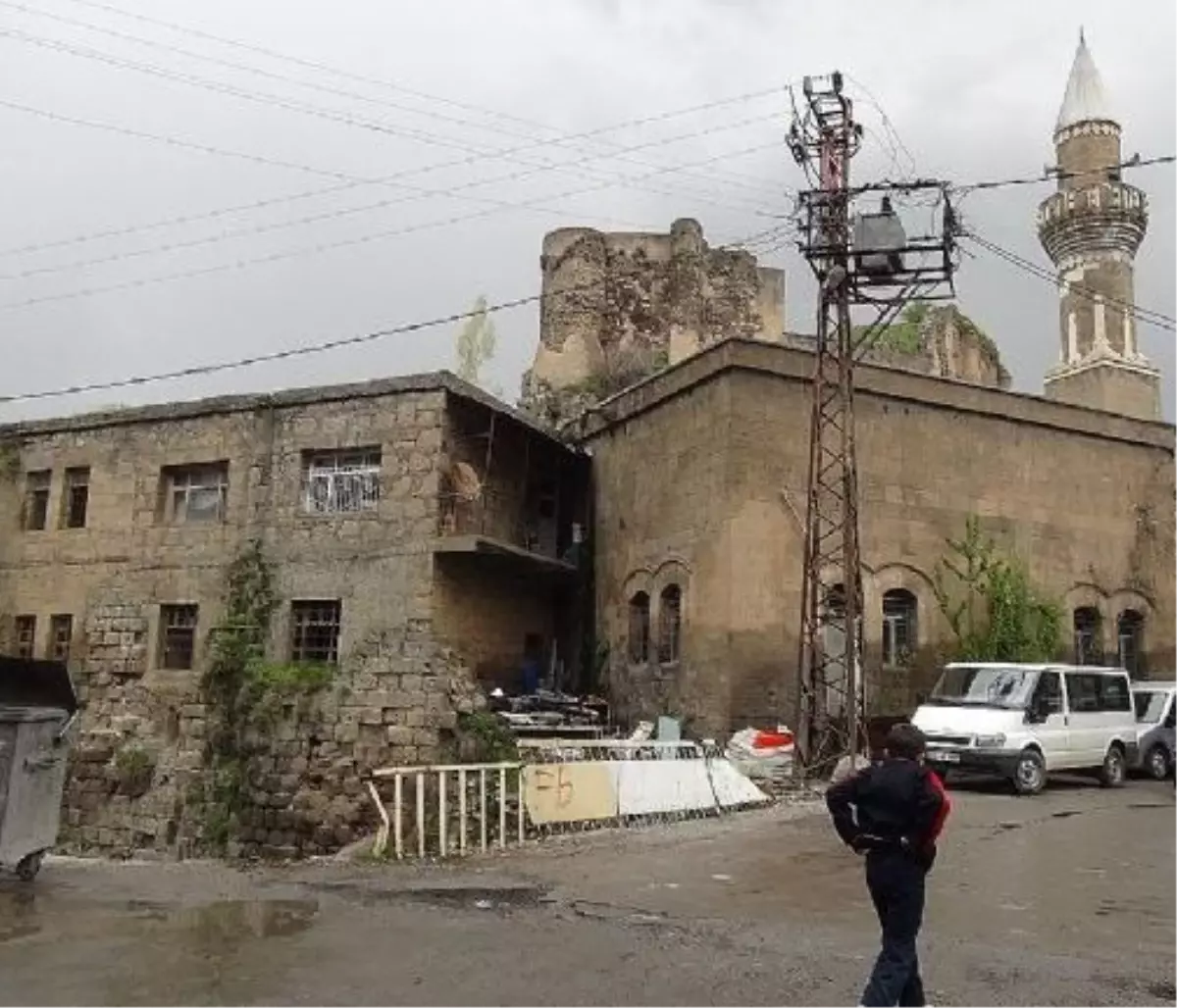 Tarihi Bitlis Evleri Yıkılma Tehlikesi Yaşıyor