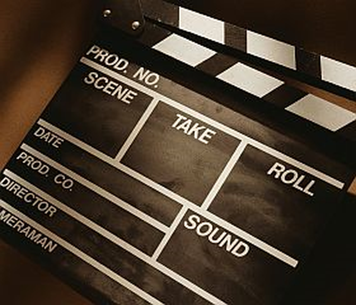 Teknosa Müşterileri Film İzlemeye Doyacak