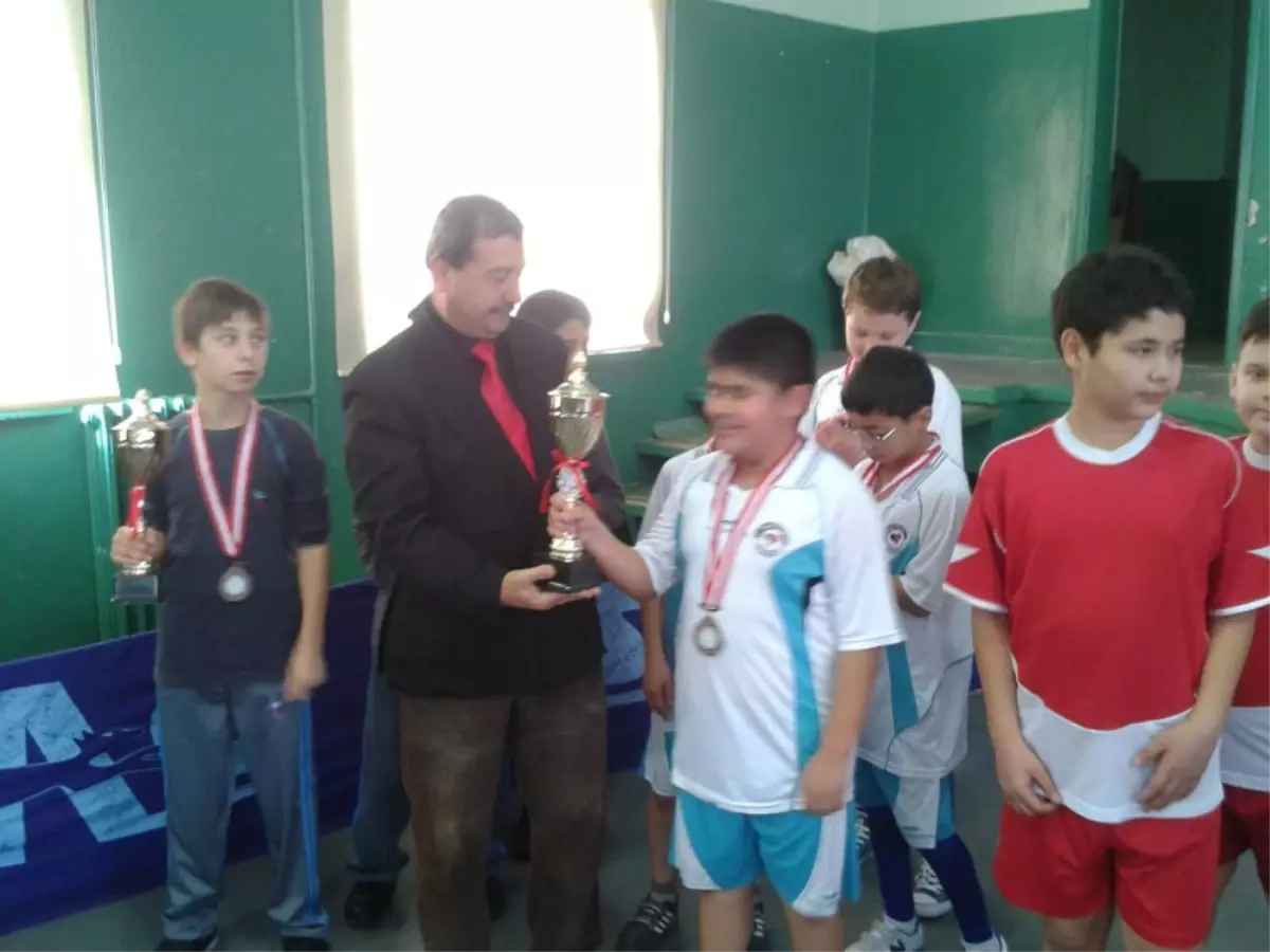 TOKİ Okçular Ortaokulu Masa Tenisinde Üçüncü Oldu