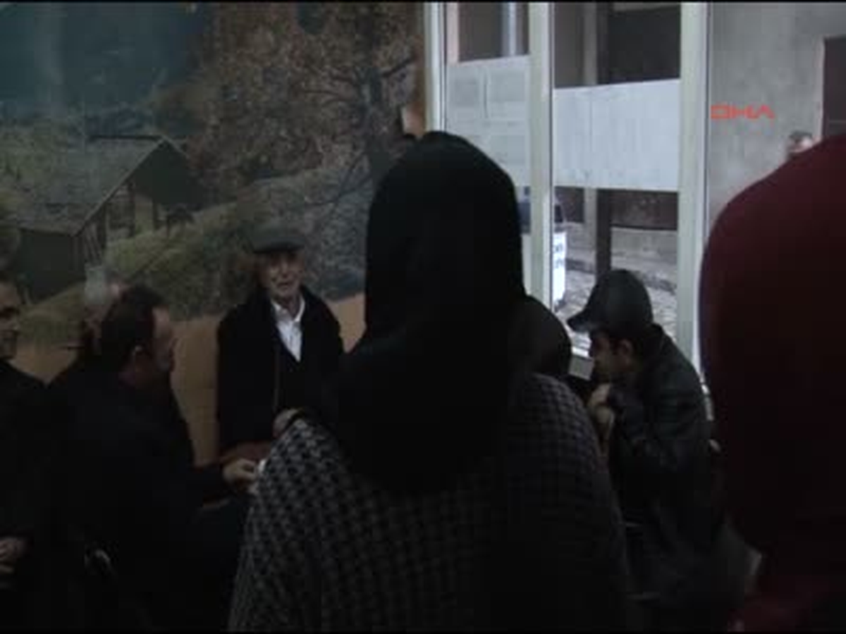 Karadenizli Kadınlar Kahvehane Bastı! 
