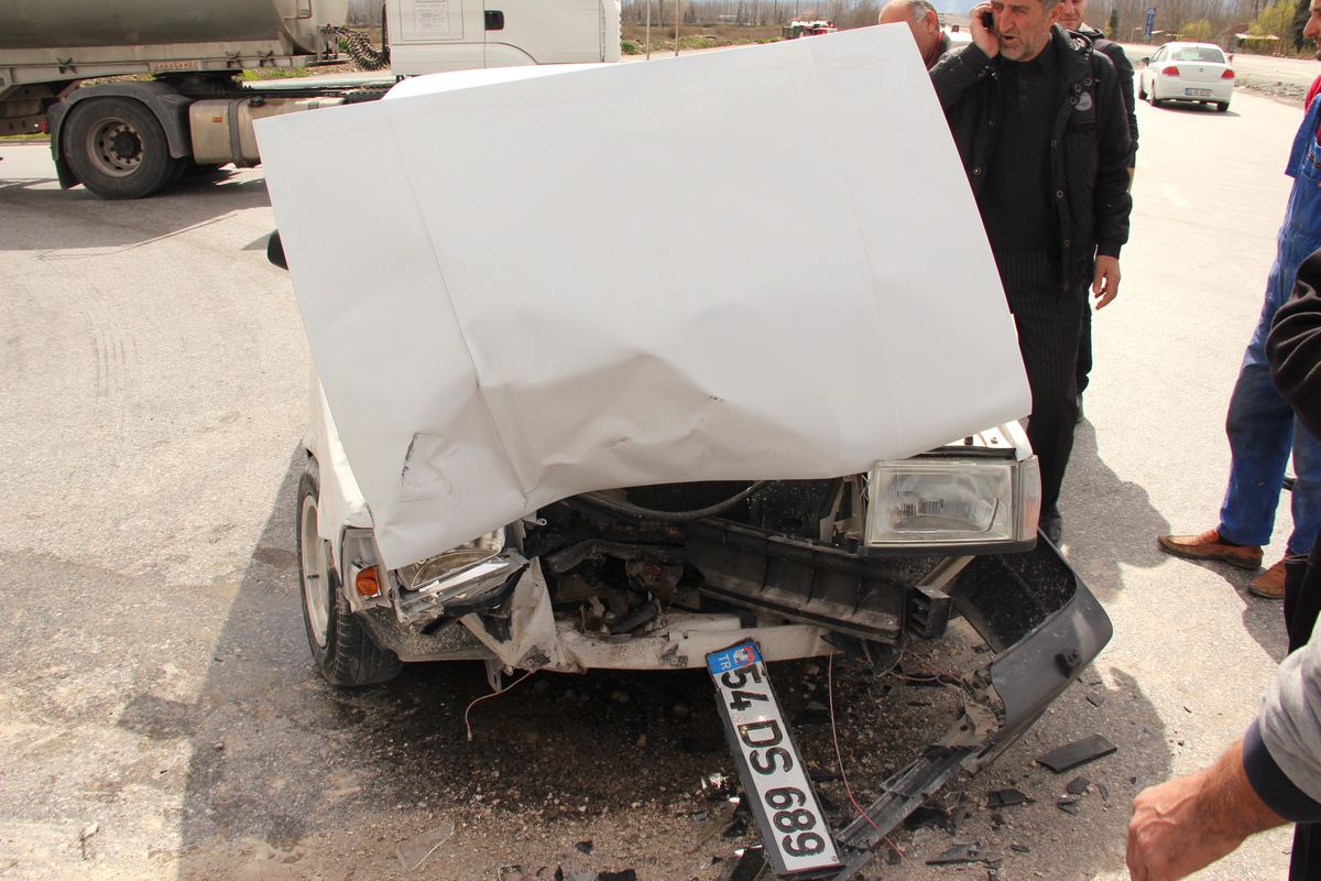 Akyazı Gişelerinde Trafik Kazası: 1 Yaralı