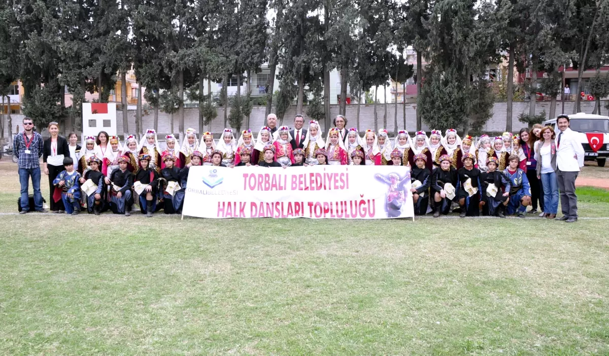 Belediye Halk Dansları Topluluğu, Torbalı\'yı İzmir\'de Temsil Edecek