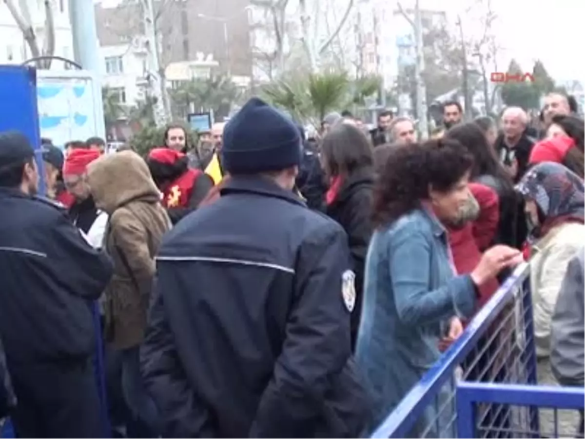 Çanakkale Kadın Mitinginde Yöneticilere Tepki Kadın Mitinginde Yöneticilere Tepki Çanakkale Kadın...