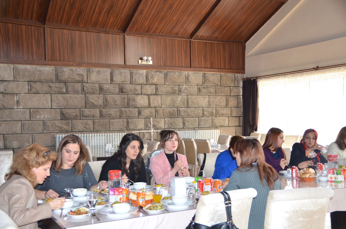 Çintimar\'dan Bayan Personele Önce Yemek Sonra Eşofman...