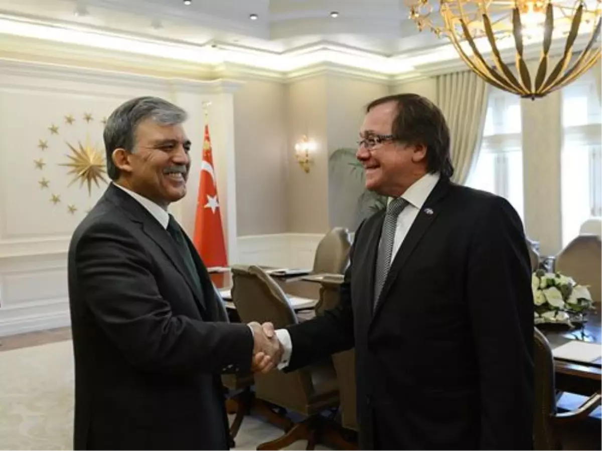 Cumhurbaşkanı Gül, Bakan Mccully\'i Kabul Etti