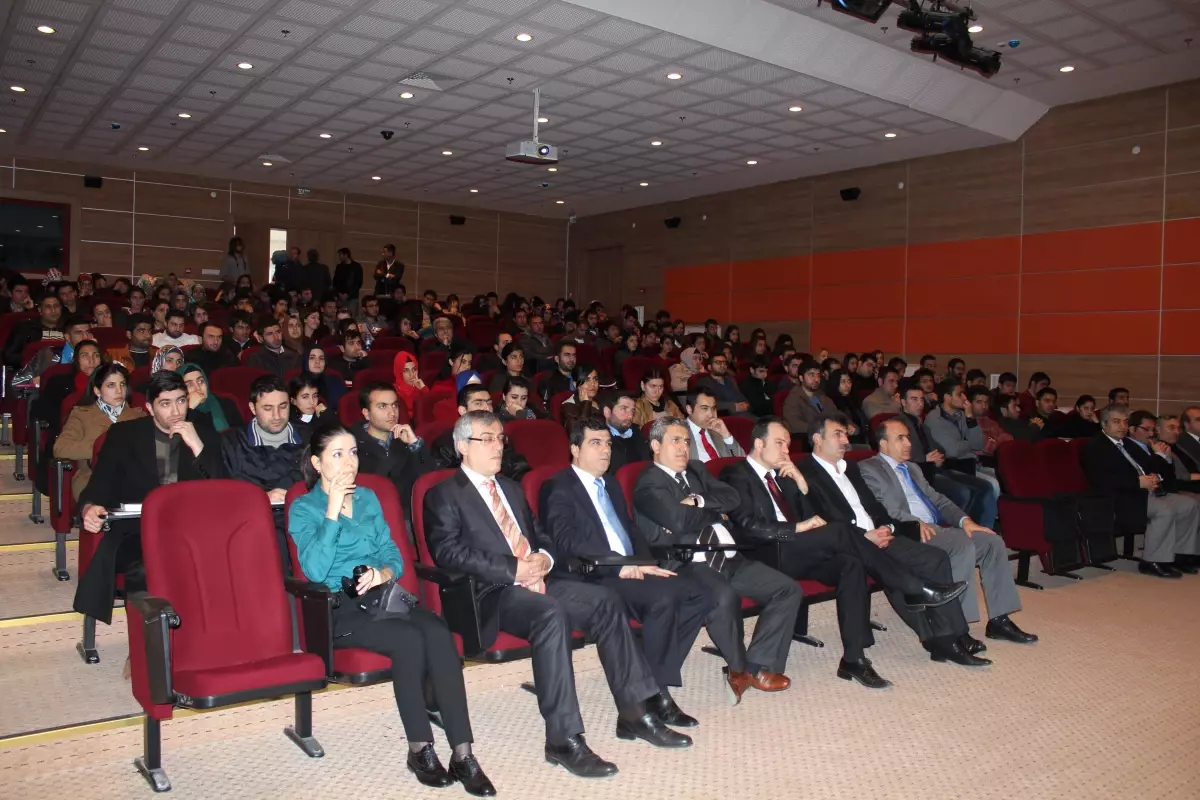 Dicle Üniversitesi\'nde Panel