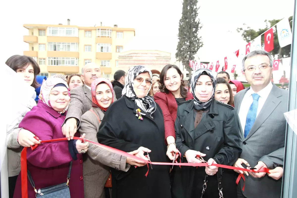 Kadın Sanat Atölyesini Kadınlar Açtı