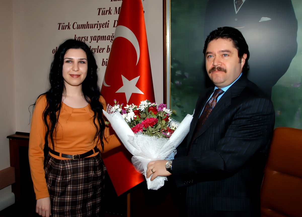 Kadınlar Gününde Vali Şahin\'e Ziyaret Etti