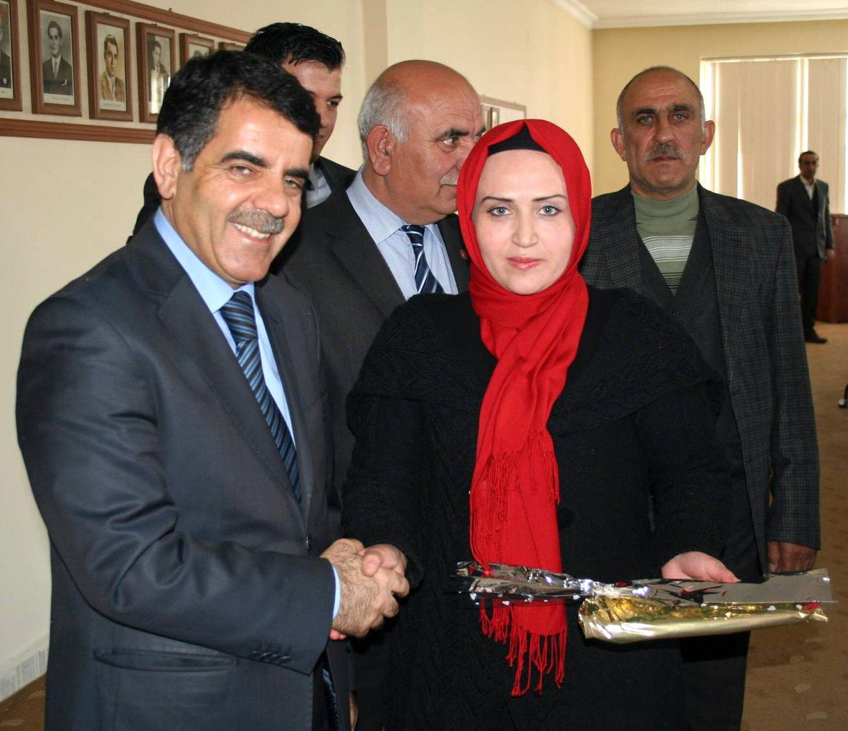 Kars Belediye Başkanı Bozkuş\'tan Yaşlı Kadına Anlamı Ziyaret