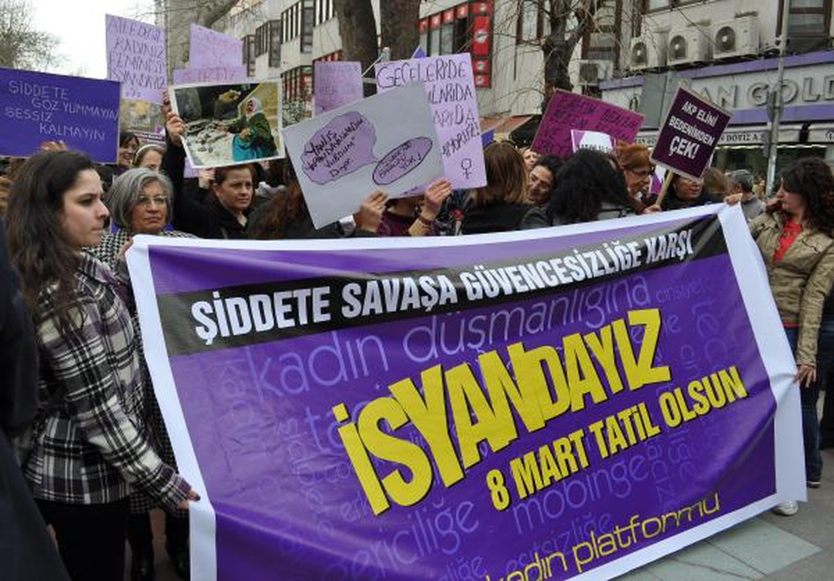 Kocaeli\'de Kadınlar 8 Mart\'ın Tatil İlan Edilmesini İstedi