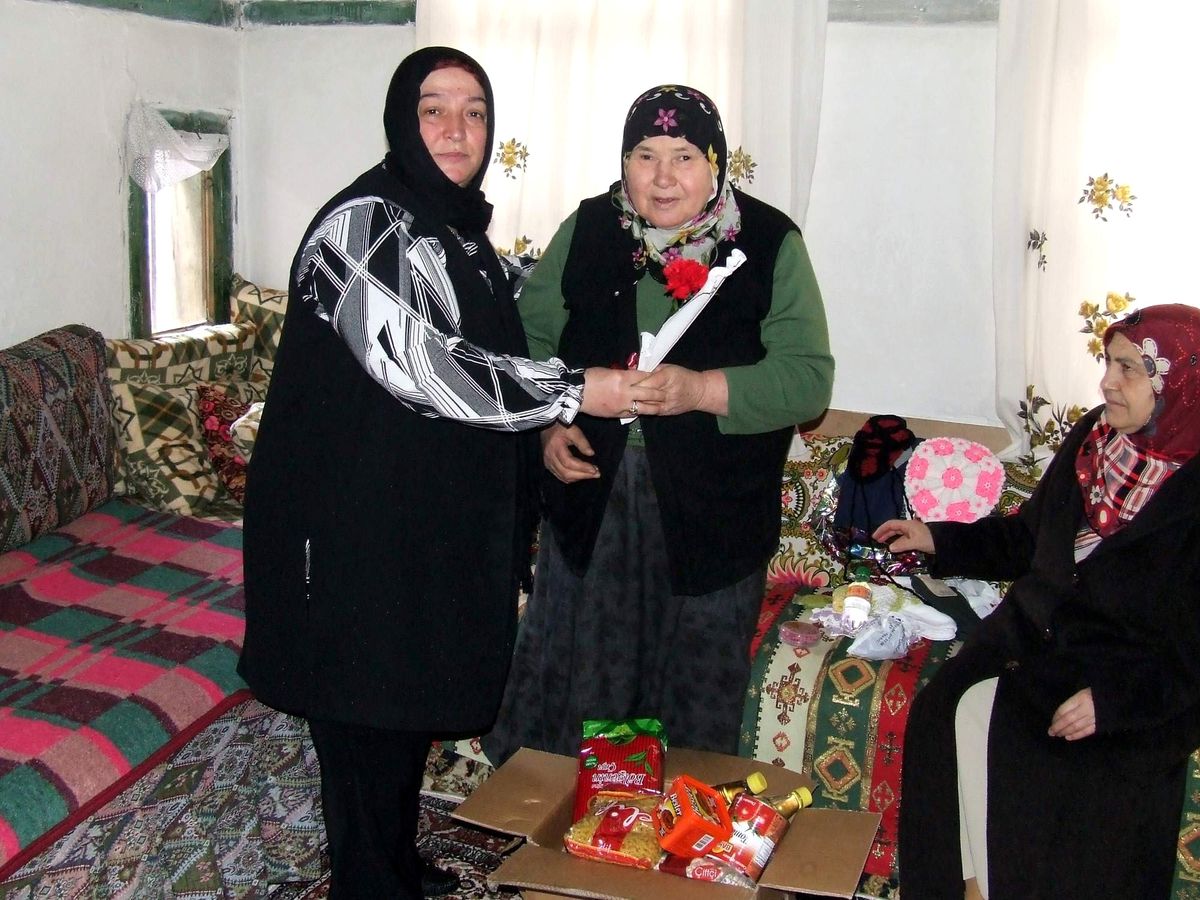 Suşehri AK Parti Kadın Kolları "8 Mart Dünya Kadınlar Günü" Dolayısıyla Eğlence Programı Düzenledi