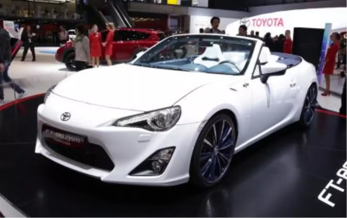 Toyota Ft-86 Open Cenevre\'de Yüzünü Gösterdi.