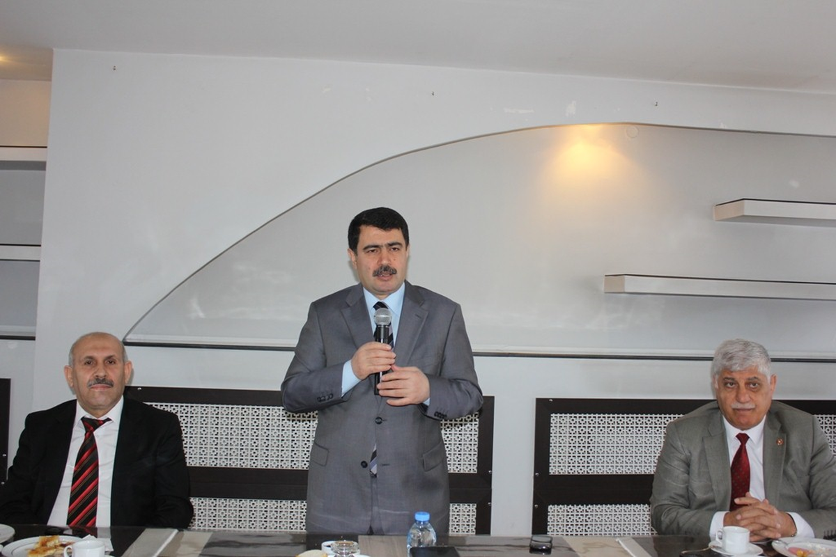 Vali Vasip Şahin İl Genel Meclisi Üyeleri, İl Özel İdaresi Kurum Müdürleri ile Bir Araya Geldi.