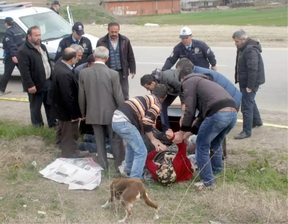 18 Yaşındaki Genç Yol Kenarında Ölü Bulundu