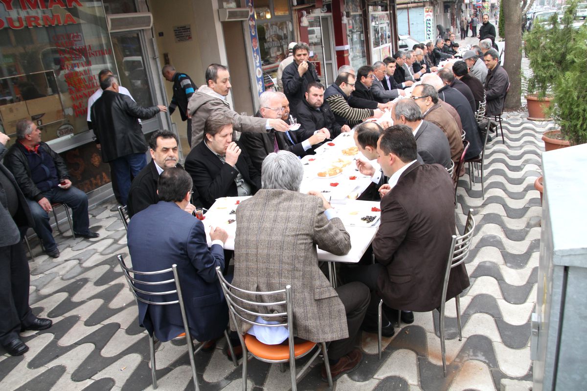 Akhisar Esnafından Belediye\'ye Teşekkür