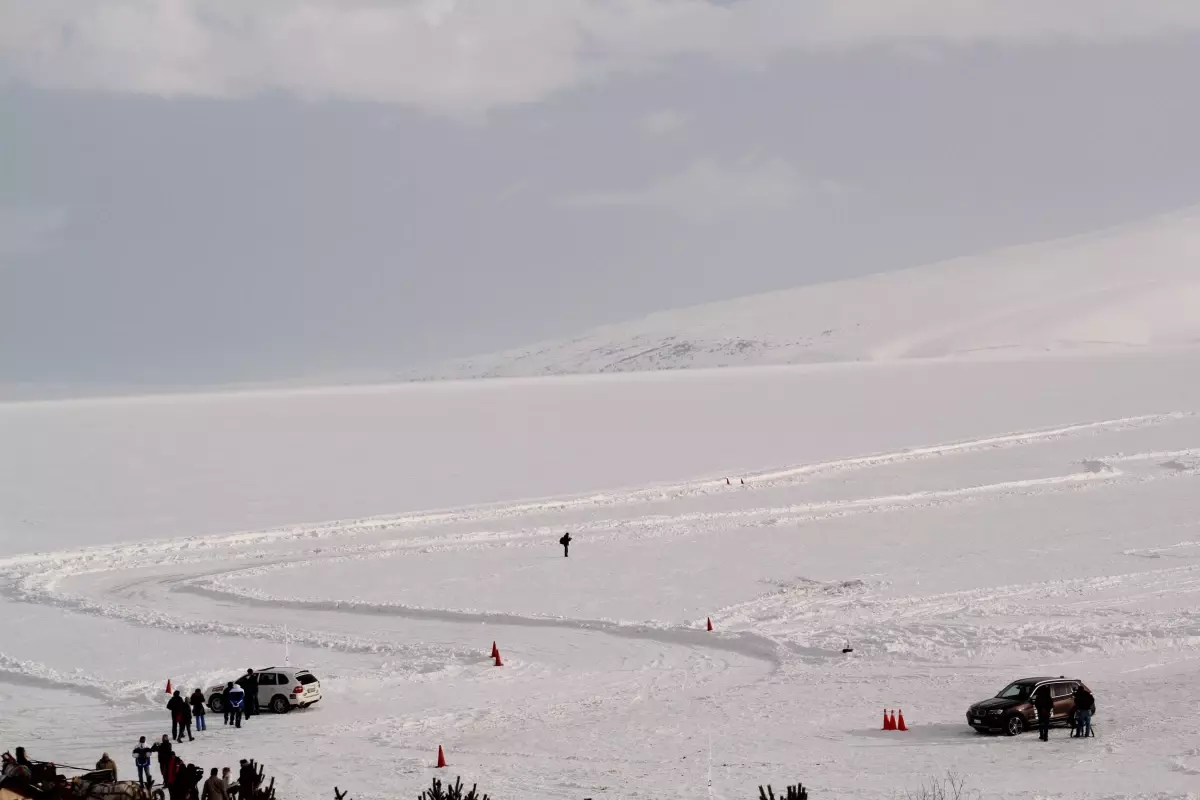 Atlı Kızakçılar Rallicilere Karşı