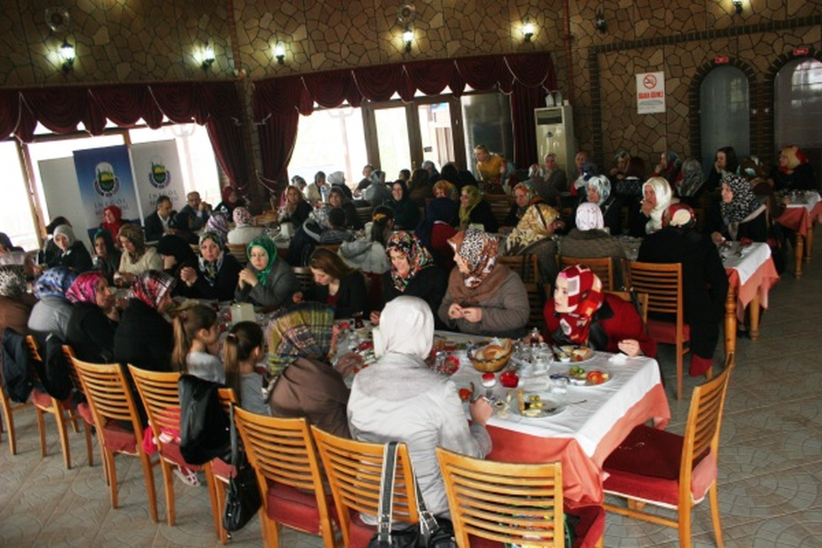 Başkan Aktaş\'tan 3 Çilekeş Kadına Altın