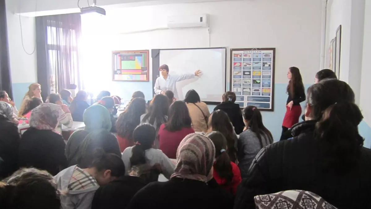 Didim\'de Veli ve Öğrencilere \'Ergenlik\' Semineri