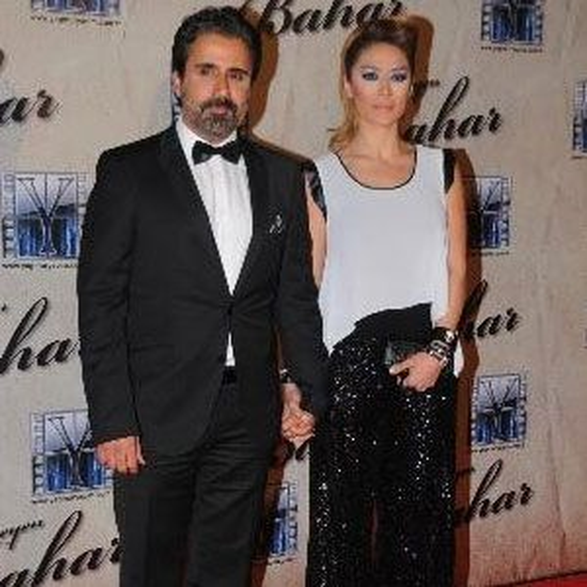 Emrah Yıllar Sonra İlk Kez Sevgilisiyle El Ele