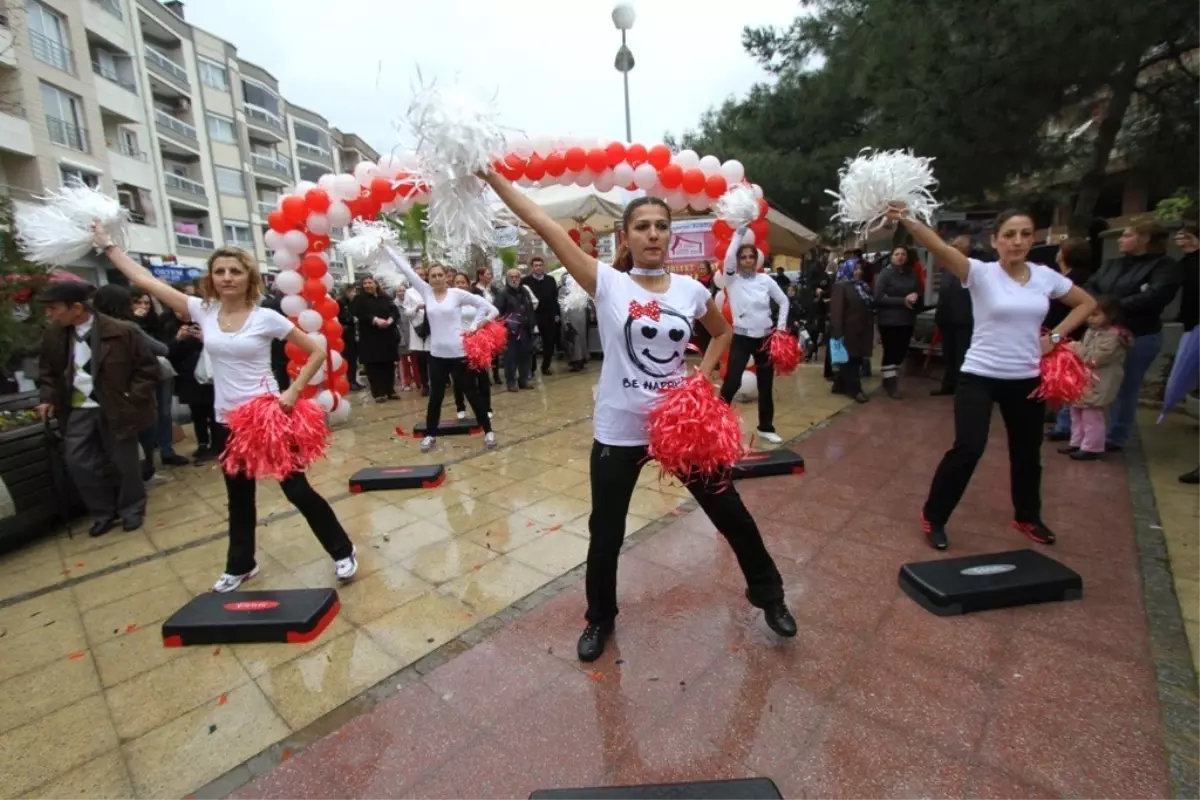 Gaziemirli Kadınlara En Özel Hediye