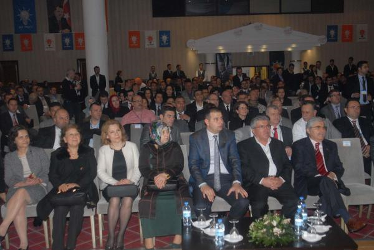 Kapusuz Kuşadası\'nda Konuştu